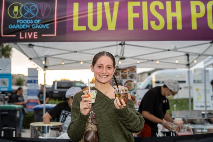 Luv Fish Thai and Poke Stall Customer